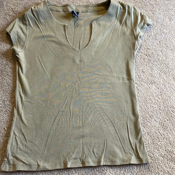 SOLD - GAP - Picture 1 of 3